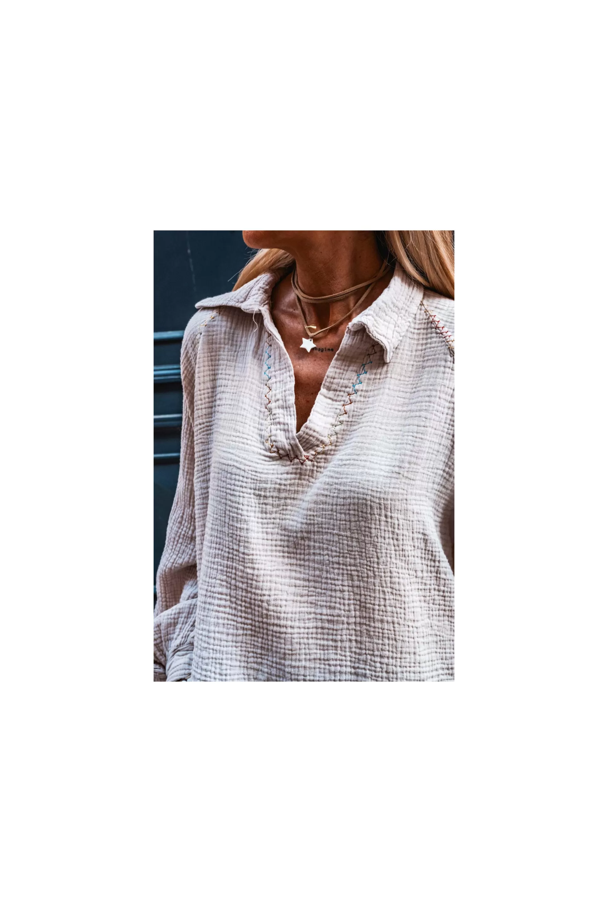 Online Blouse Kindly Beige Blouses / Chemises