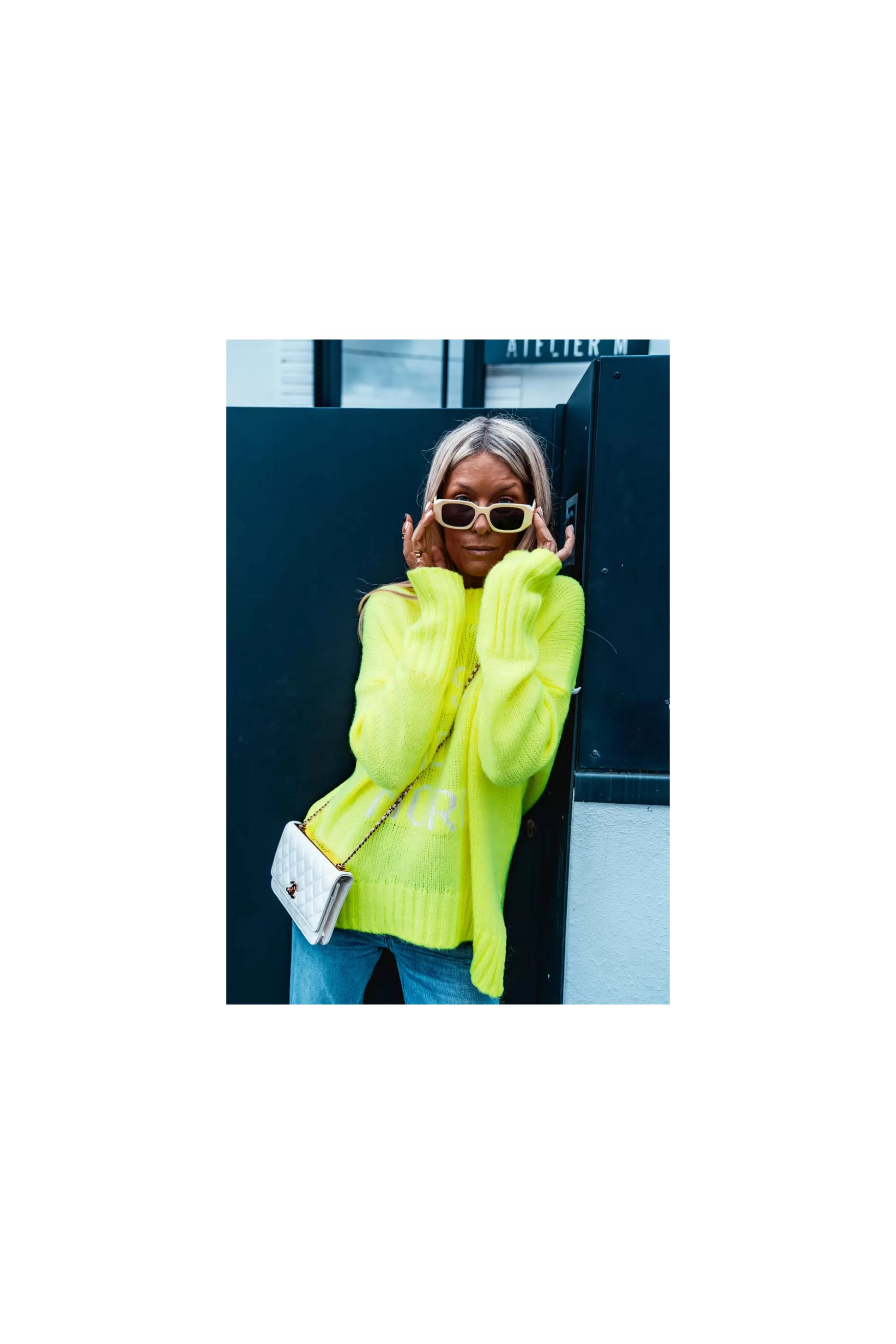 Flash Sale Pull Kiss Jaune Fluo Pulls / Gilets