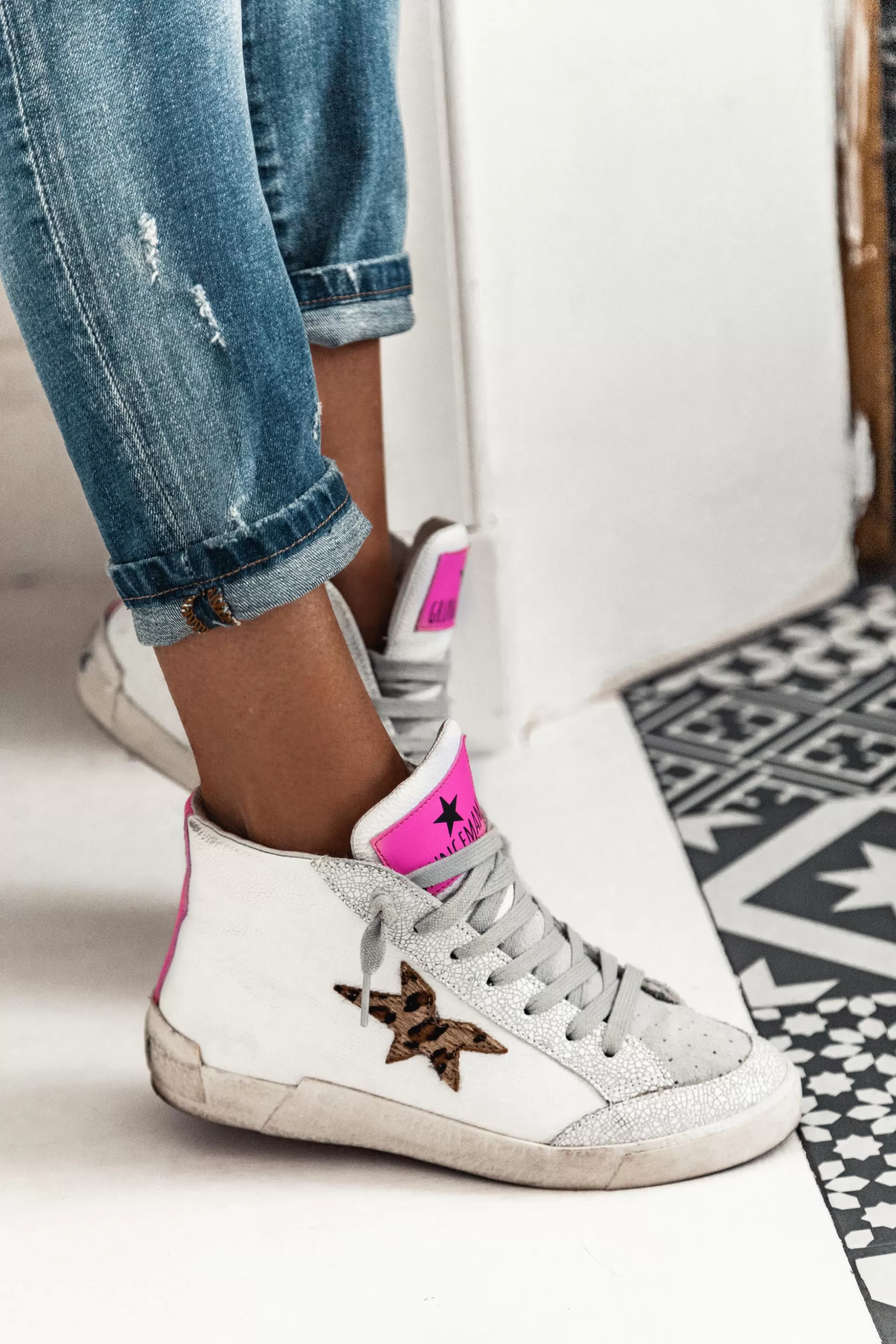 Shop Sneakers White&Leo Chaussures